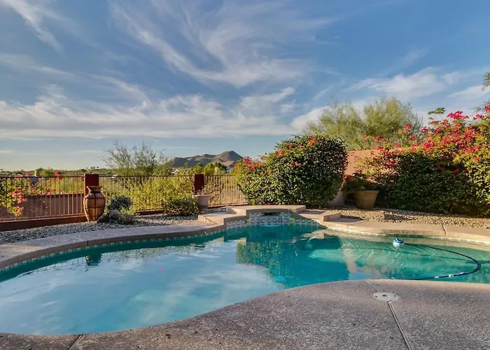 North Sanctuary W Htd Pool And Views Holiday home