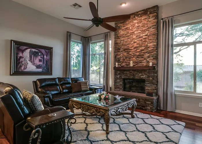 North Sanctuary W Htd Pool And Views Holiday home